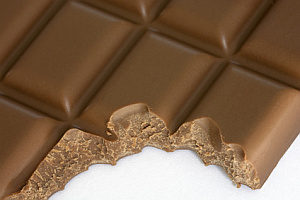 Schokolade, Abbiss, Tafel, abbeißen, essen, Biss, Vollmilch, Heißhunger, Sucht, groß, Schokoladentafel, gesamt, beißen, Heisshunger, makro, freigestellt, anbeißen, Schokoladensucht, Heisshunger Tafel Schokolade, Zucker, Diabetes, angebissen, Hintergrund Textur Qualität, braun, lecker Schoko Foto Kakao lecker Süßigkeit braune milchschokolade tafelschokolade, Stücken, dickmacher genießen süß genussmittel kalorien nahaufnahme Vollmilch-Schokolade, nahrungsmittel Makrobild, stücke, süss, süßigkeit, niemand, versuchung